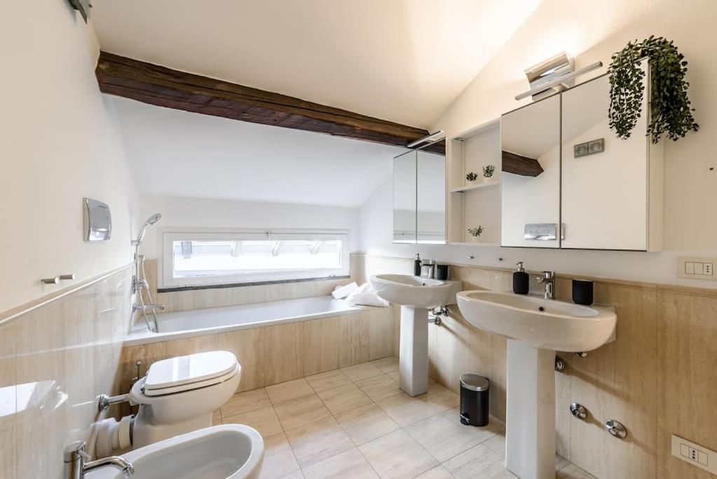 Buenos Aires' Nest - 10 Minutes From Duomo With Terrace Apartman Milánó Kültér fotó