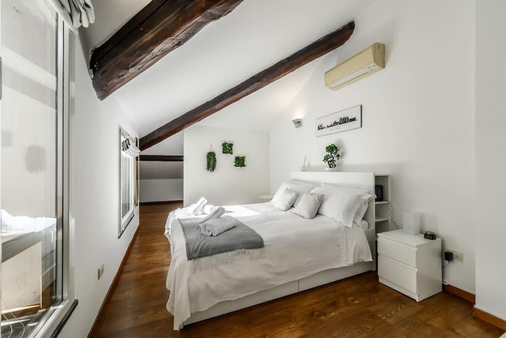 Buenos Aires' Nest - 10 Minutes From Duomo With Terrace Apartman Milánó Kültér fotó