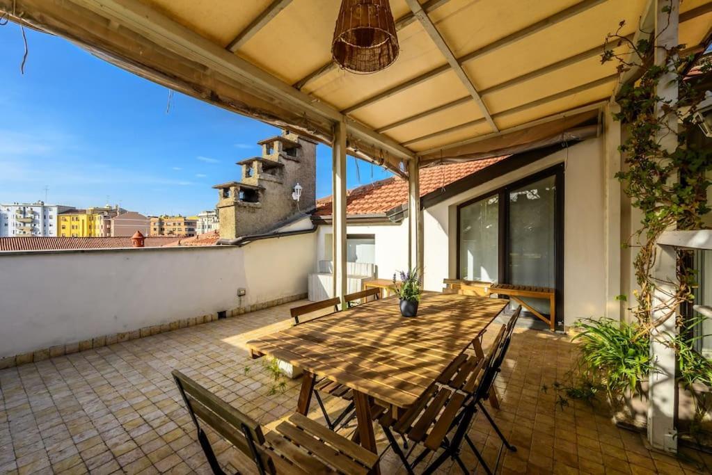 Buenos Aires' Nest - 10 Minutes From Duomo With Terrace Apartman Milánó Kültér fotó